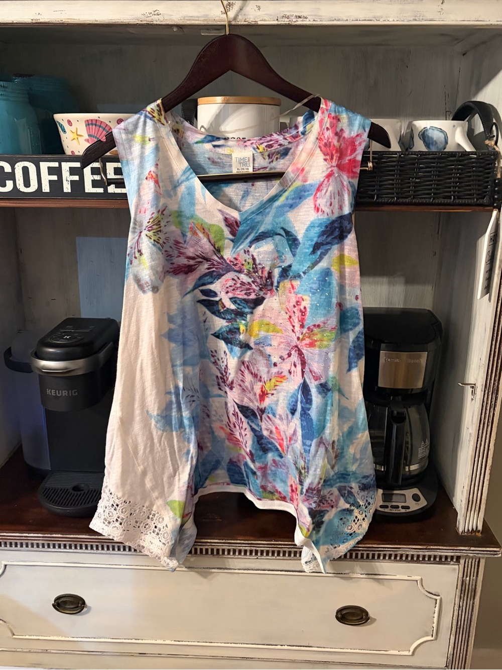 Sleeveless Floral V-Neck Tank Top - Multicolor XL great condition